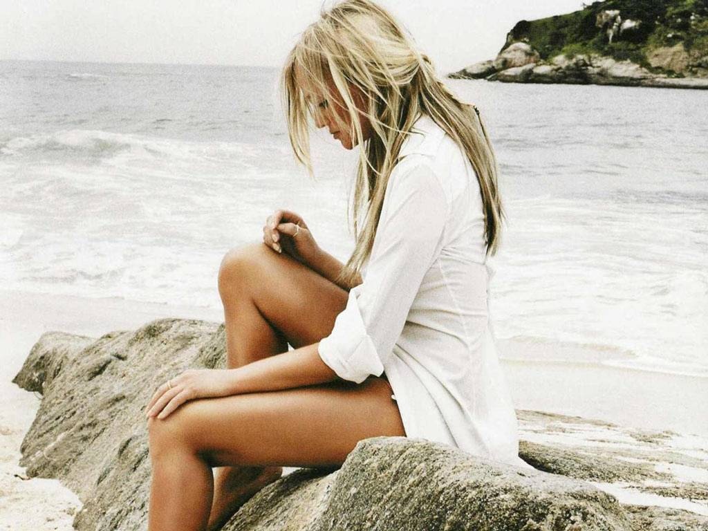 [Baby Spice 1024x768 9 hollywood desktop wallpapers[2].jpg]